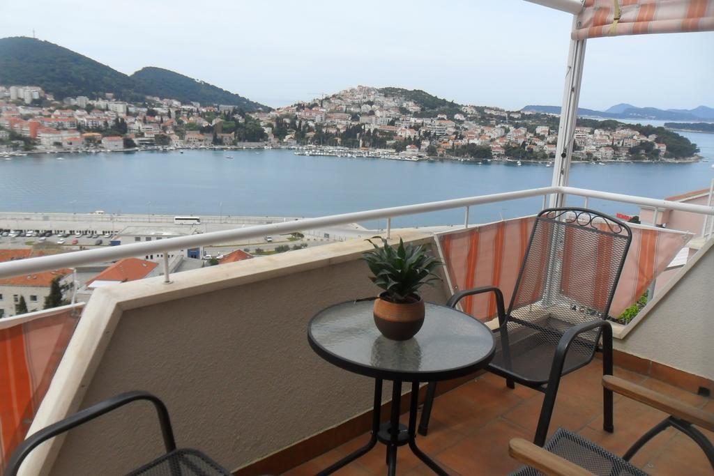 Rooms Anela With Large Common Tarrace And Beautiful Sea View دوبروفينك الغرفة الصورة